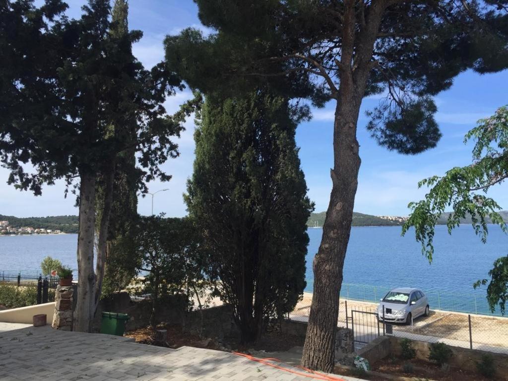 Cozy Place On The Beach Apartment Trogir Exterior photo