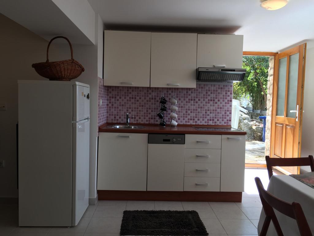 Cozy Place On The Beach Apartment Trogir Exterior photo