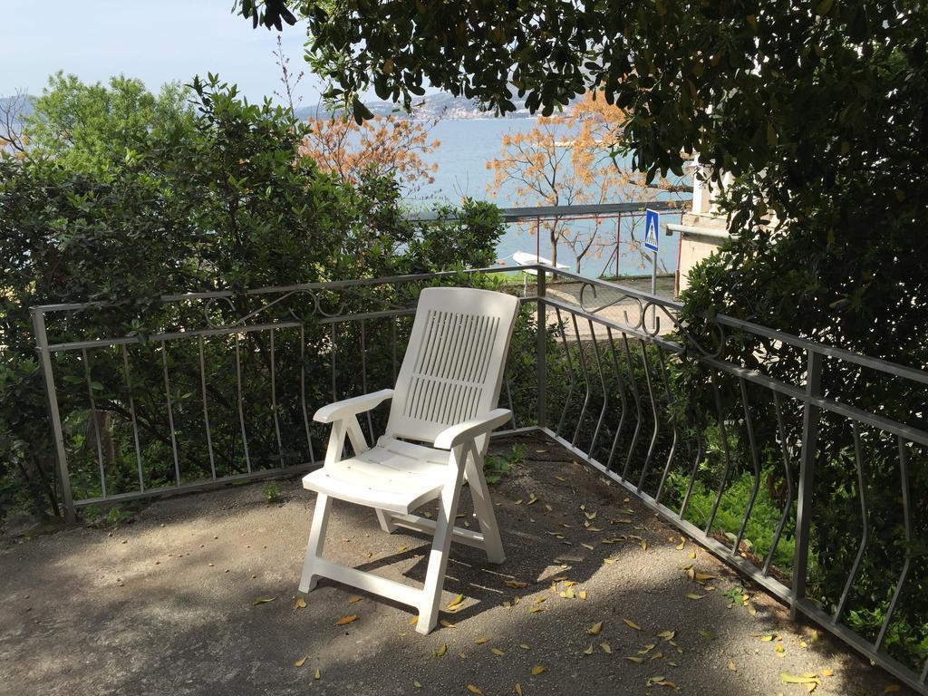 Cozy Place On The Beach Apartment Trogir Exterior photo