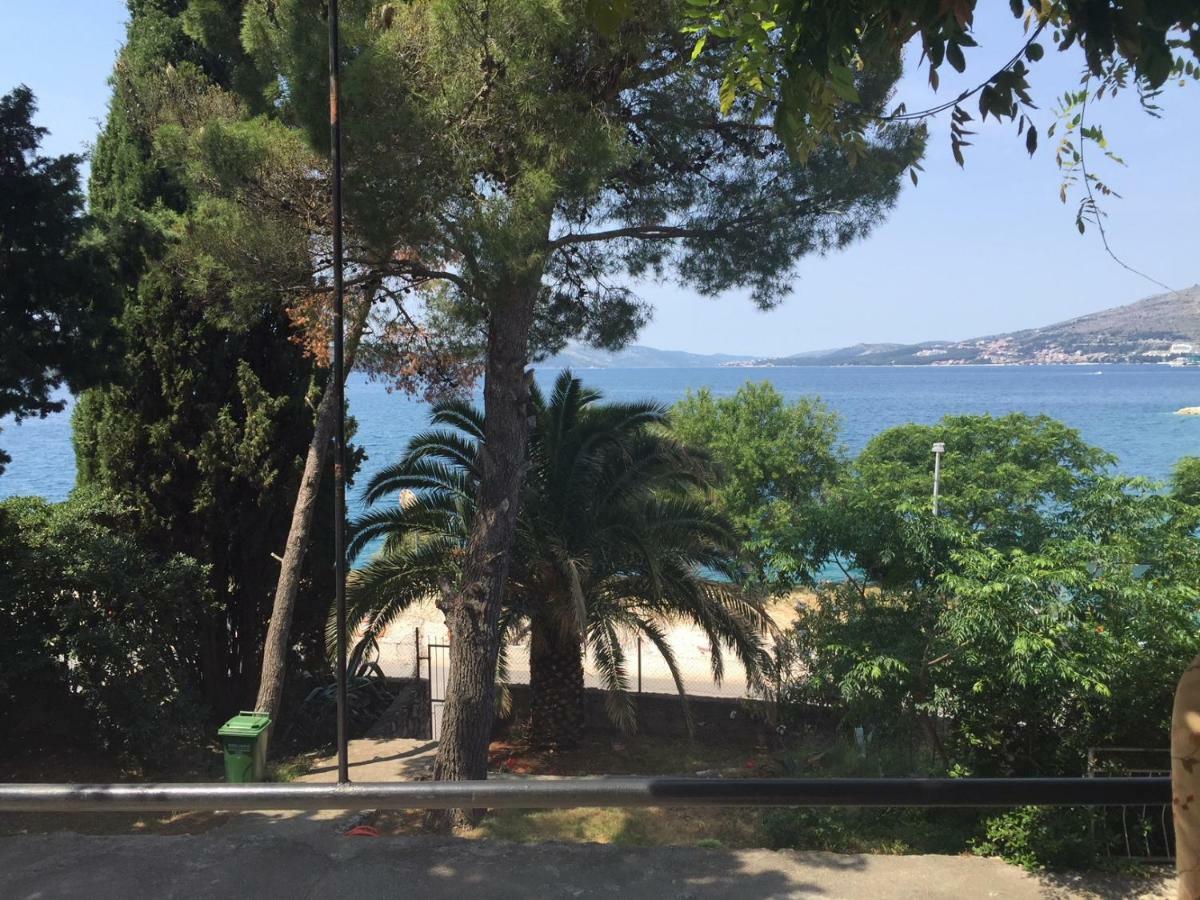 Cozy Place On The Beach Apartment Trogir Exterior photo