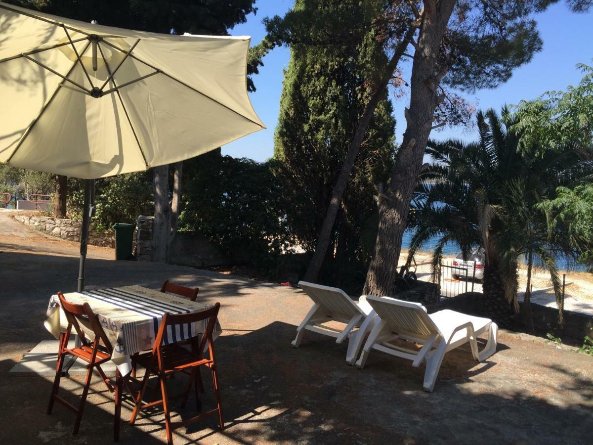 Cozy Place On The Beach Apartment Trogir Exterior photo