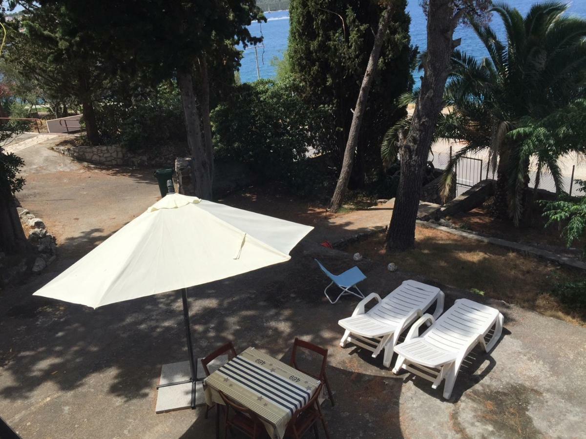 Cozy Place On The Beach Apartment Trogir Exterior photo