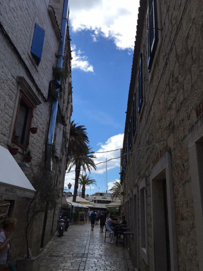 Cozy Place On The Beach Apartment Trogir Exterior photo